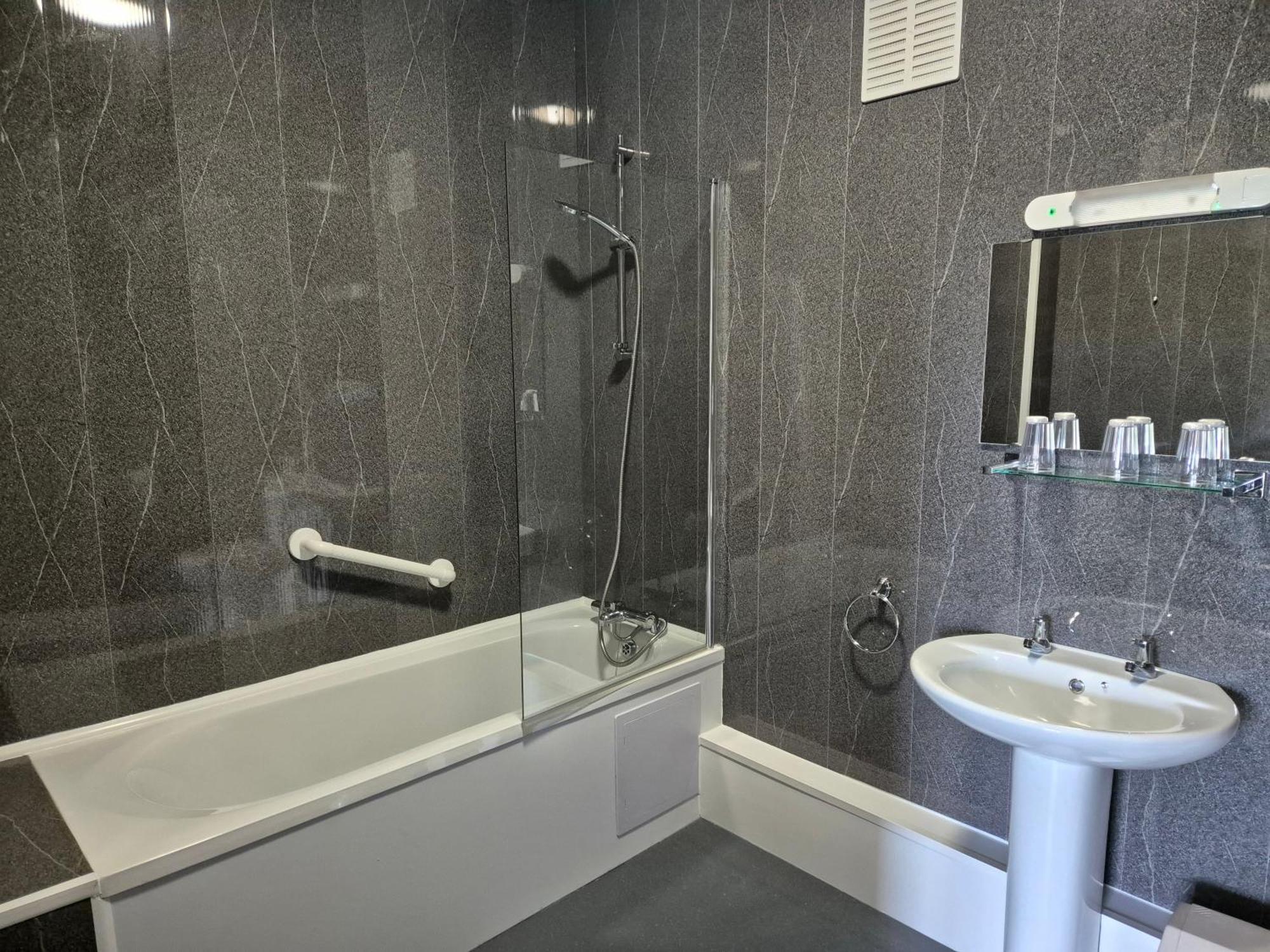 Trecarn Hotel Torquay Bagian luar foto